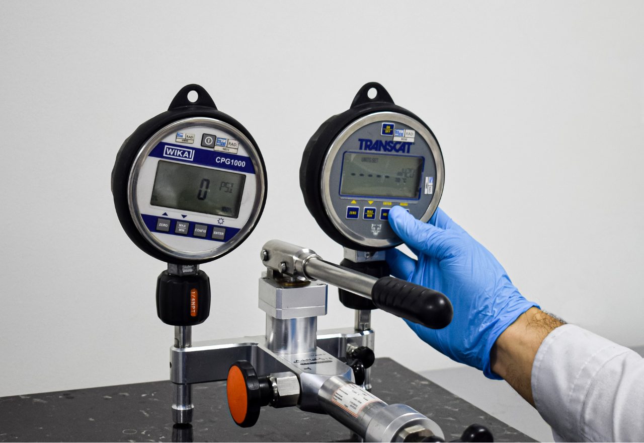 Calibración de manómetros | Alpha Metrología